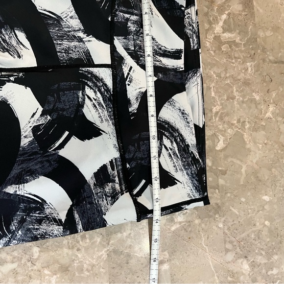 women’s black and white pull on leggings size medium - Picture 5 of 8